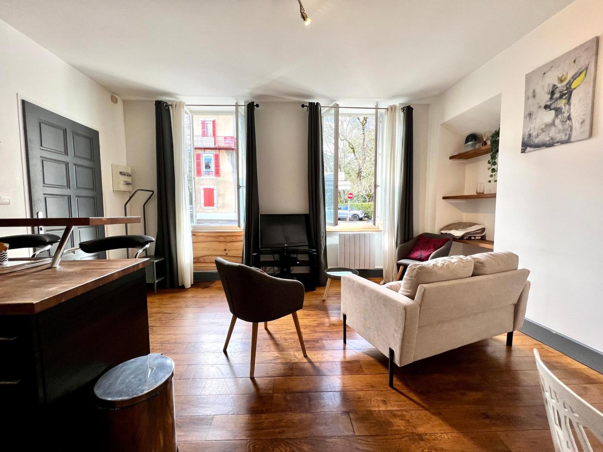 Joli Appartement En Centre Ville バニエール・ド・ビゴール エクステリア 写真
